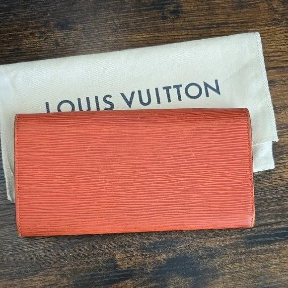 Louis Vuitton Orange Epi Emilie Wallet - Picture 4 of 16